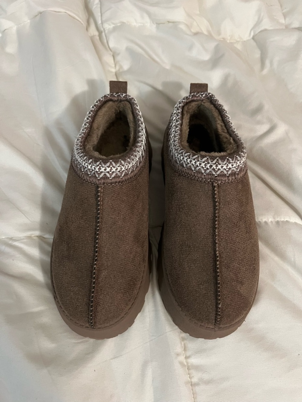 Women’s fuzzy platform slippers